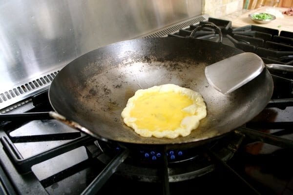 scrambling-eggs-in-wok - Chinese Banquet Fried Rice by bmeteor.aiodimecu.cf