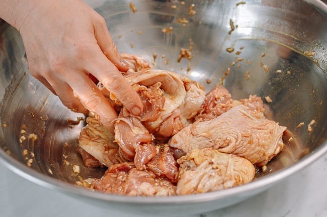Working marinade ingredients into chicken, bmeteor.aiodimecu.cf