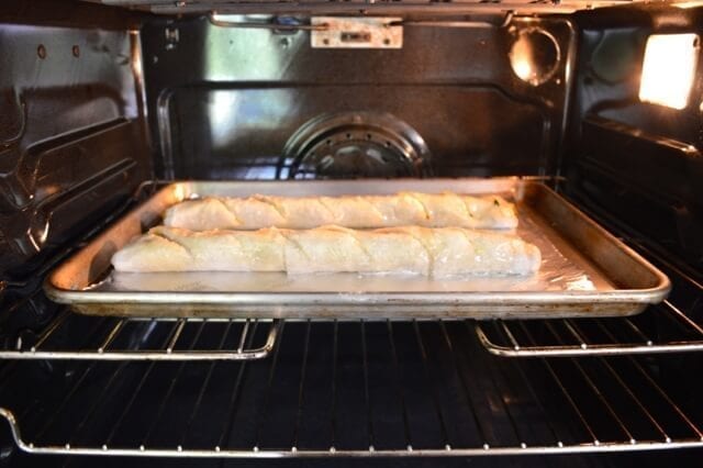 chicken phyllo rolls