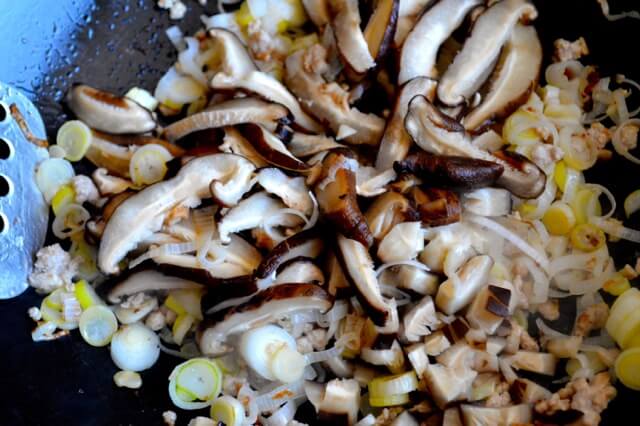 Easy Mushroom Noodle Stir fry, by bmeteor.aiodimecu.cf