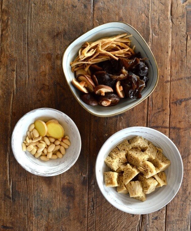 Hong Shao Kao Fu - Braised Wheat Gluten with Mushrooms, by bmeteor.aiodimecu.cf
