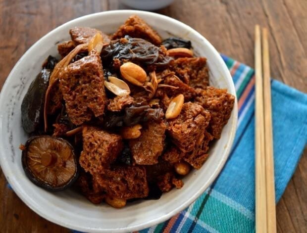 Hong Shao Kao Fu - Braised Wheat Gluten with Mushrooms, by bmeteor.aiodimecu.cf