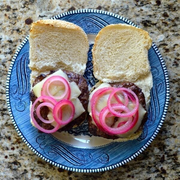 Burger with Pickled Onions by bmeteor.aiodimecu.cf