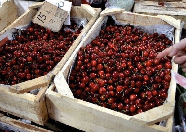 Cherries at the Market by bmeteor.aiodimecu.cf 