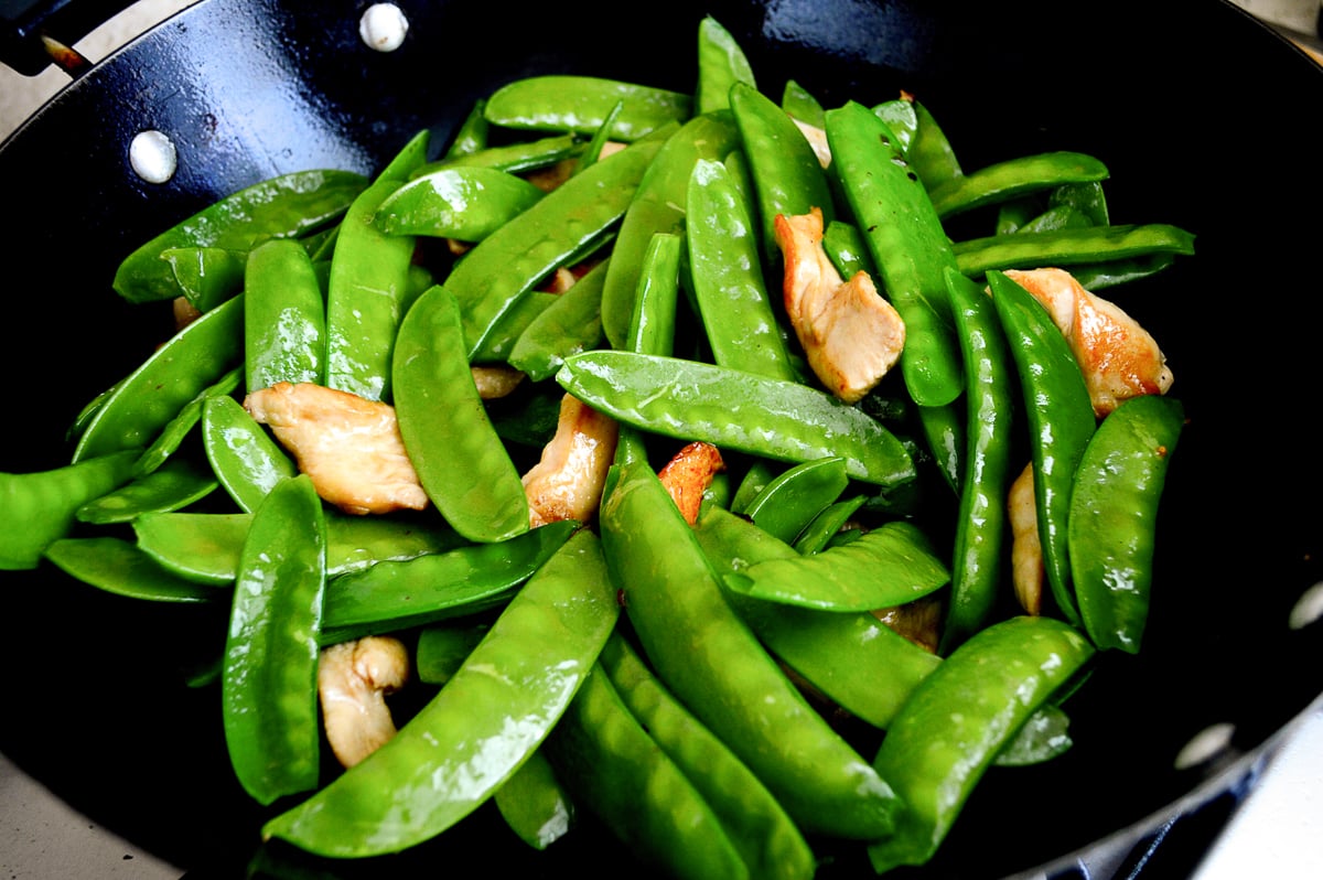 Chicken with Snow Peas Stir-fry by bmeteor.aiodimecu.cf