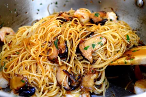 Soy Sauce Butter Pasta with Shrimp and Shiitakes by bmeteor.aiodimecu.cf