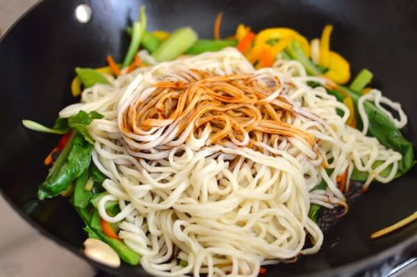 Vegetable Lo Mein, by bmeteor.aiodimecu.cf