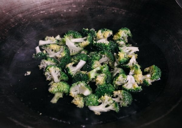 Thai Basil Shrimp Fried Rice - Easy Thai Food , by bmeteor.aiodimecu.cf