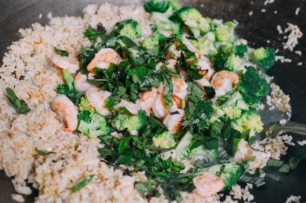 Thai Basil Shrimp Fried Rice - Easy Thai Food , by bmeteor.aiodimecu.cf