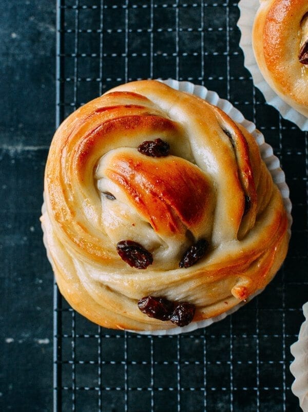 Cinnamon Raisin Buns, by bmeteor.aiodimecu.cf