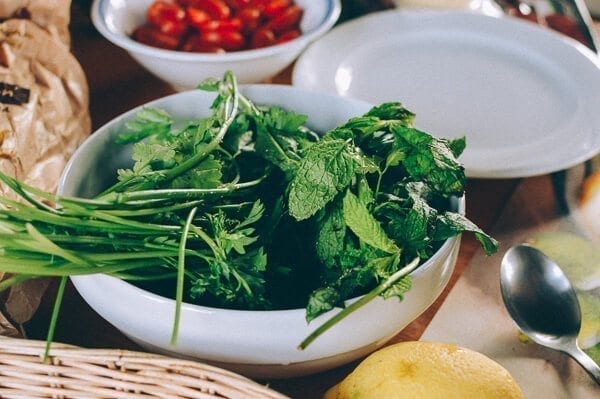 Spaghetti with Tomatoes, Capers, Mint & Parsley, by bmeteor.aiodimecu.cf