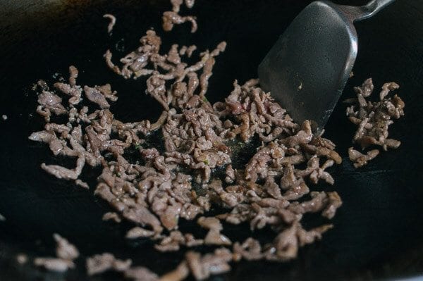Frying the shredded pork, by bmeteor.aiodimecu.cf