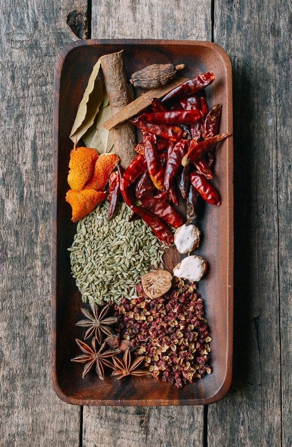 aromatics and spices for Ma La Xiang Guo (Spicy Numbing Stir-fry Pot), by bmeteor.aiodimecu.cf