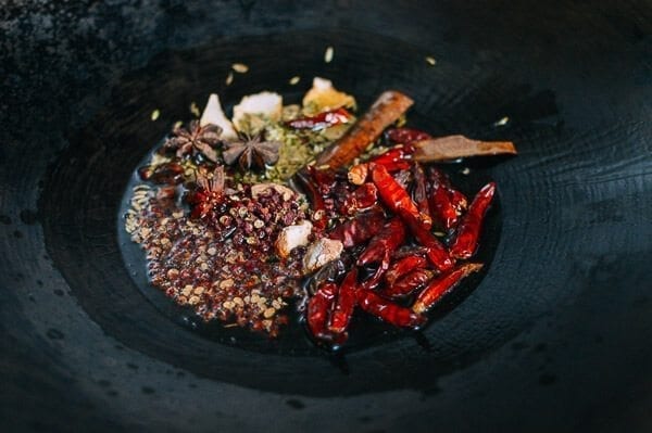 Sichuan peppercorns and other aromatics infusing oil, bmeteor.aiodimecu.cf