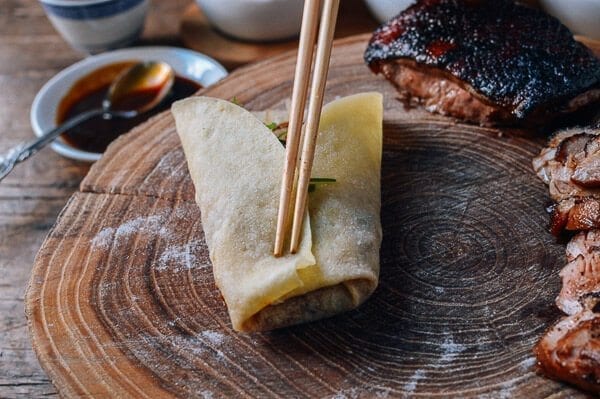 Wrapping duck into mandarin pancakes, by bmeteor.aiodimecu.cf