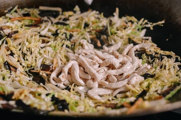Adding pre-cooked chicken back to wok of vegetables, by bmeteor.aiodimecu.cf
