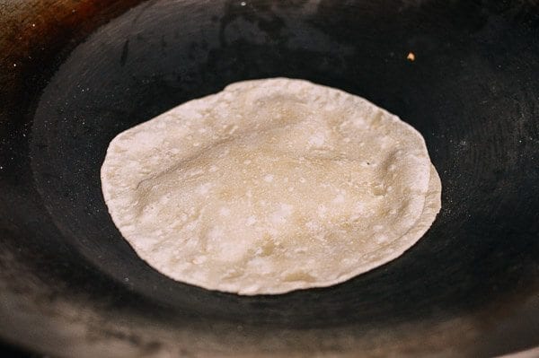 Cooking Mandarin Pancakes in wok, by bmeteor.aiodimecu.cf