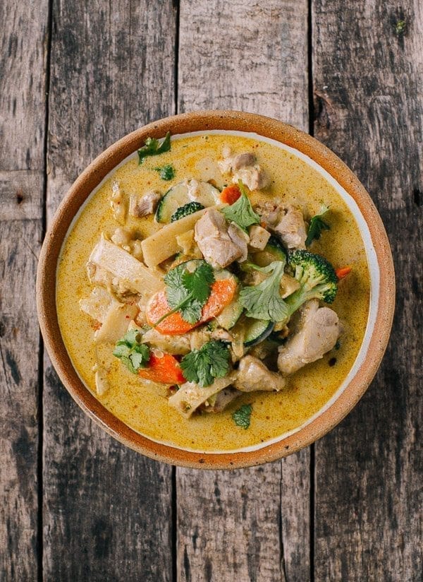 Bowl of Thai Green Curry Chicken, by bmeteor.aiodimecu.cf