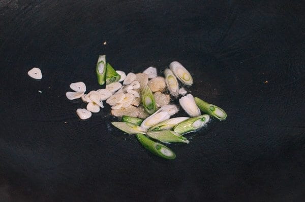 Ginger, Garlic, Scallions in wok, bmeteor.aiodimecu.cf
