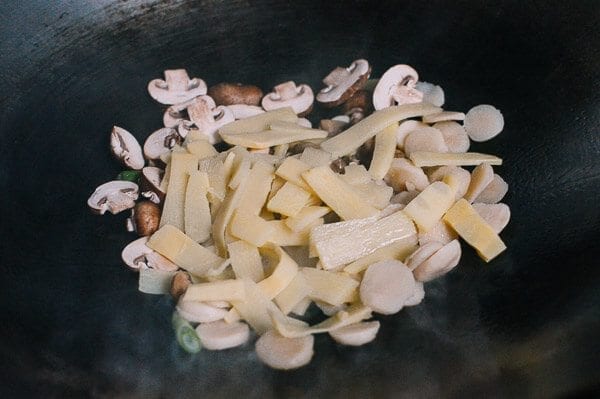 Adding mushrooms and bamboo shoots, by bmeteor.aiodimecu.cf