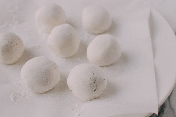 Tang Yuan (Sweet Rice Balls with Black Sesame Filling), by bmeteor.aiodimecu.cf