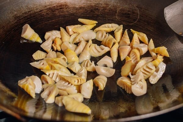 Braised Spring Bamboo Shoots (油焖笋), by bmeteor.aiodimecu.cf