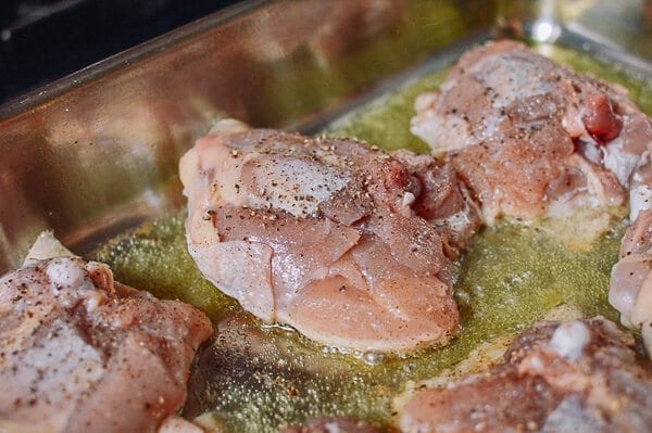 Roasted Lemon Chicken Thighs with Potatoes, by bmeteor.aiodimecu.cf