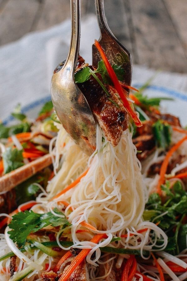Vietnamese Noodle Salad with Grilled Pork Chops, by bmeteor.aiodimecu.cf
