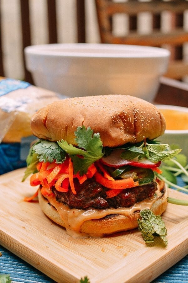 Banh Mi Burger, by bmeteor.aiodimecu.cf