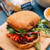 Banh Mi Burgers, by bmeteor.aiodimecu.cf