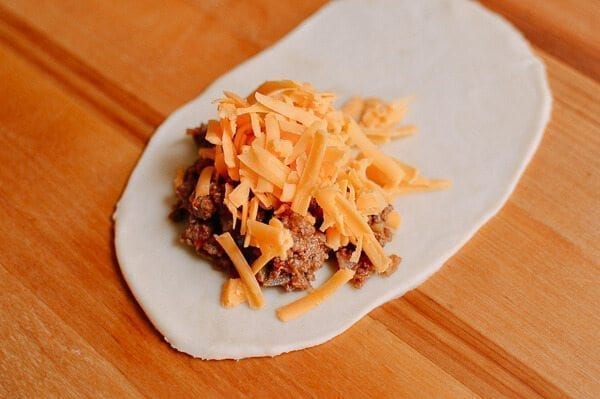 A Beef & Cheese Empanada Recipe: Baked OR Fried, by bmeteor.aiodimecu.cf
