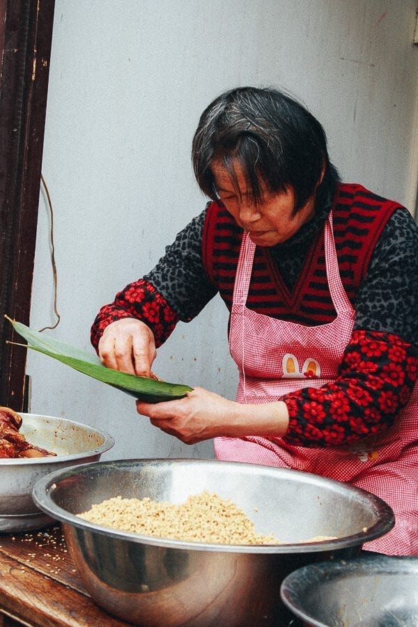 China's Dragon Boat Festival lady making Joong by bmeteor.aiodimecu.cf