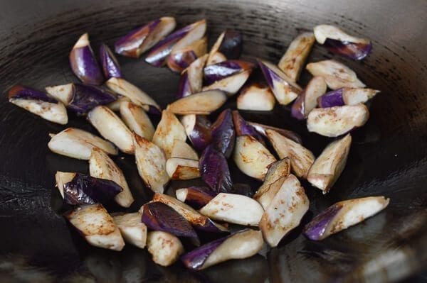 Thai Eggplant Stir-fry with Chicken & Basil, by bmeteor.aiodimecu.cf