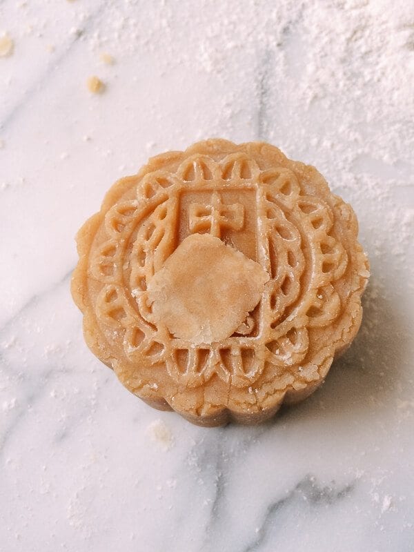 Lotus Mooncakes with Salted Egg Yolks, by bmeteor.aiodimecu.cf