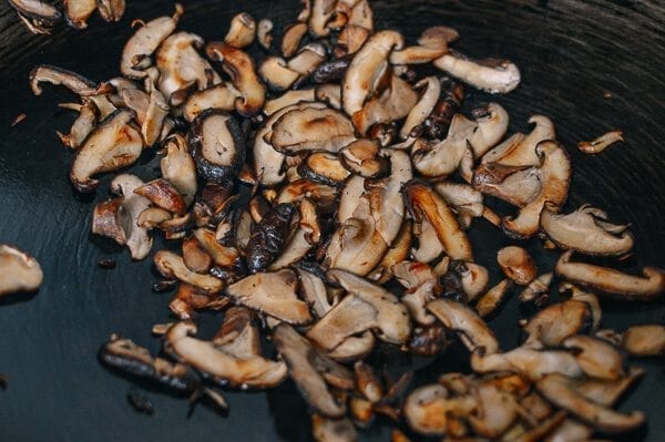 Caramelized Soy Sauce Noodles with Sweet Potato & Mushrooms, by bmeteor.aiodimecu.cf