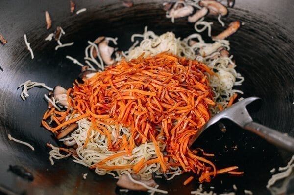 Caramelized Soy Sauce Noodles with Sweet Potato & Mushrooms, by bmeteor.aiodimecu.cf