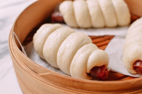 Chinese Sausage Buns (Lop Cheung Bao), by bmeteor.aiodimecu.cf