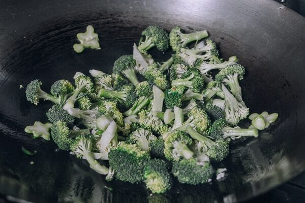 Takeout-Style Broccoli with Garlic Sauce, by bmeteor.aiodimecu.cf