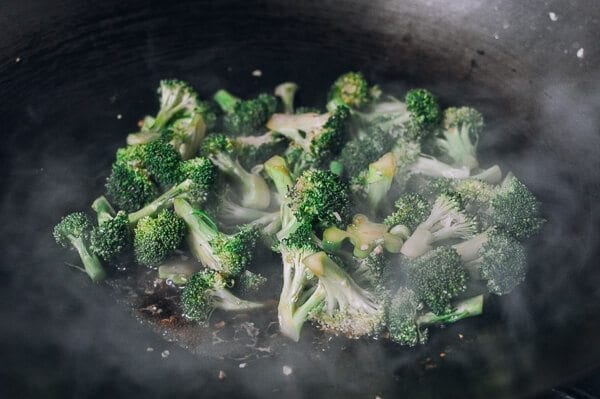 Takeout-Style Broccoli with Garlic Sauce, by bmeteor.aiodimecu.cf