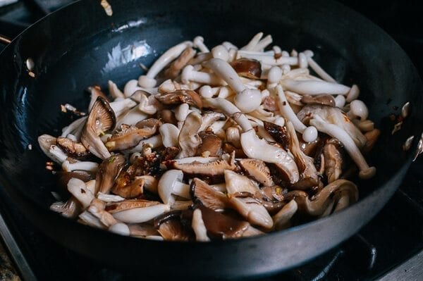 Soy Sauce Braised Wild Mushroom Noodles, by bmeteor.aiodimecu.cf