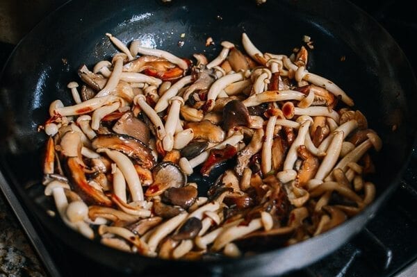 Soy Sauce Braised Wild Mushroom Noodles, by bmeteor.aiodimecu.cf