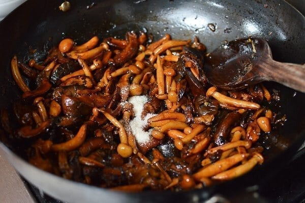 Soy Sauce Braised Wild Mushroom Noodles, by bmeteor.aiodimecu.cf