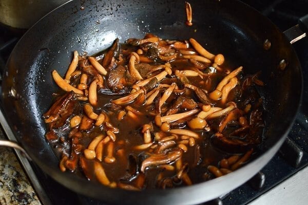 Soy Sauce Braised Wild Mushroom Noodles, by bmeteor.aiodimecu.cf