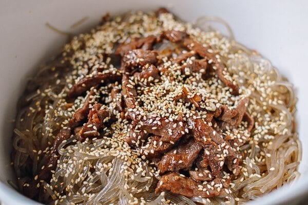 Mixing together japchae, bmeteor.aiodimecu.cf