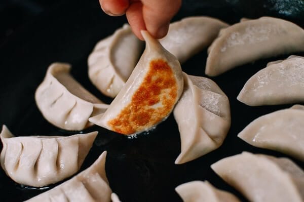 Bottom of dumpling golden brown, bmeteor.aiodimecu.cf