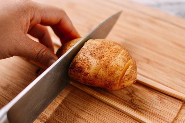 Crispy Hasselback Potatoes with Spicy Bacon Scallion Relish, by bmeteor.aiodimecu.cf