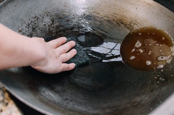 How to Season a Wok and Daily Wok Care by bmeteor.aiodimecu.cf