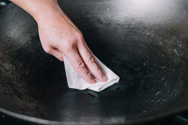 How to Season a Wok and Daily Wok Care by bmeteor.aiodimecu.cf