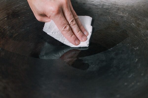 How to Season a Wok and Daily Wok Care by bmeteor.aiodimecu.cf