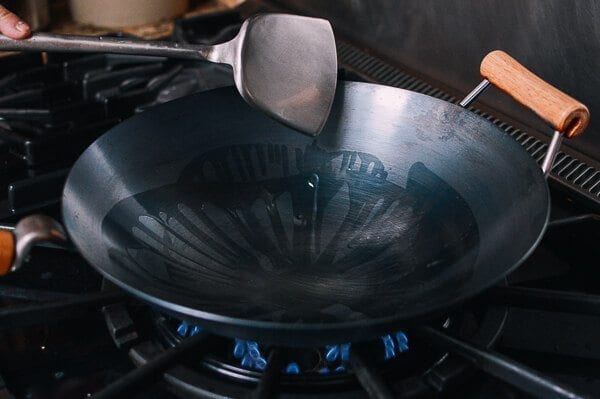 How to Season a Wok and Daily Wok Care by bmeteor.aiodimecu.cf